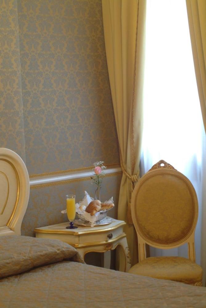Apostoli Palace Bed and breakfast