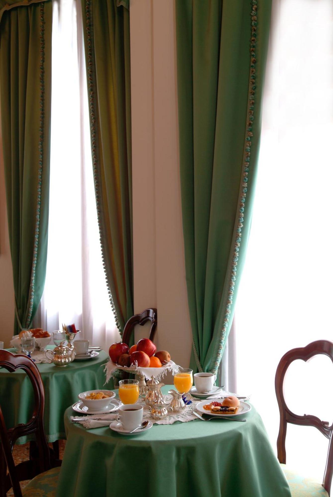 Apostoli Palace Bed and breakfast
